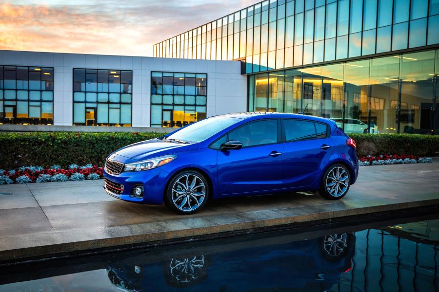  Kia Forte5 2016 года  (фото 18 из 37)